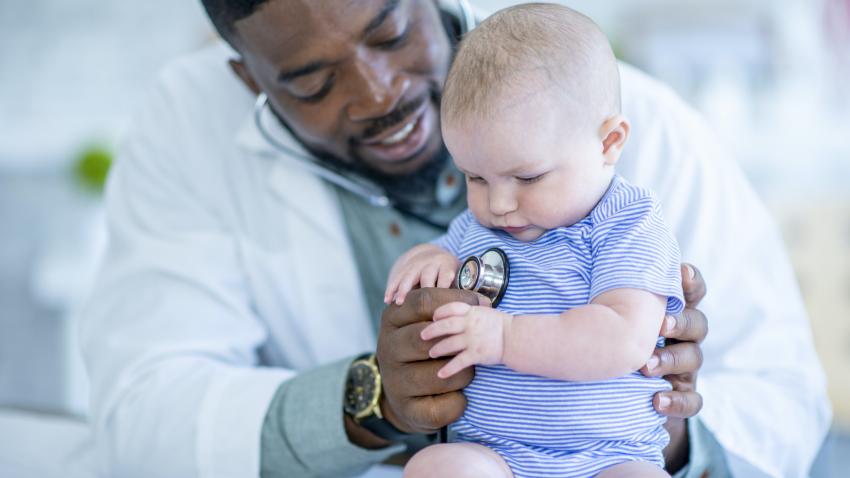 Saca el mayor provecho de las consultas de bebé con el doctor (desde el nacimiento hasta los 11 meses)